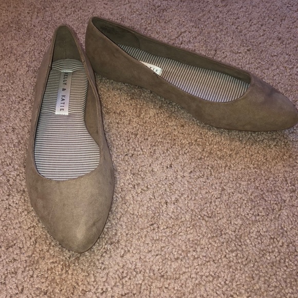 kelly and katie pirassa ballet flats
